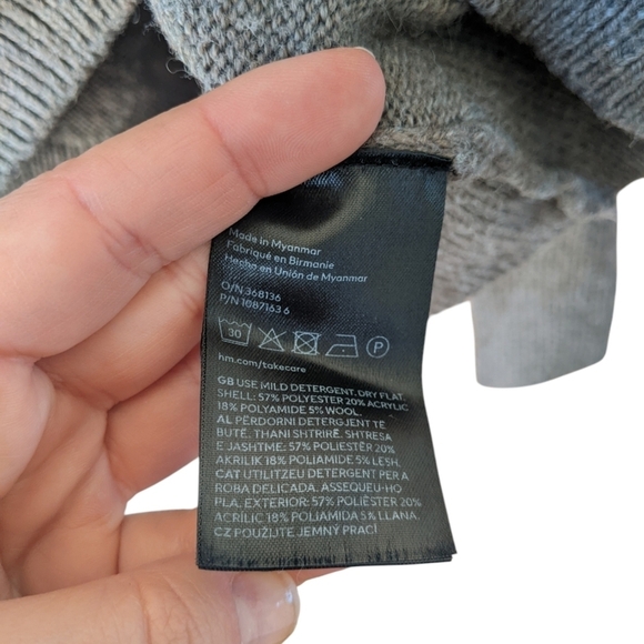 H&M Women's Wool Blend Crew Neck Knit Sweater Size Medium - Picture 5 of 6